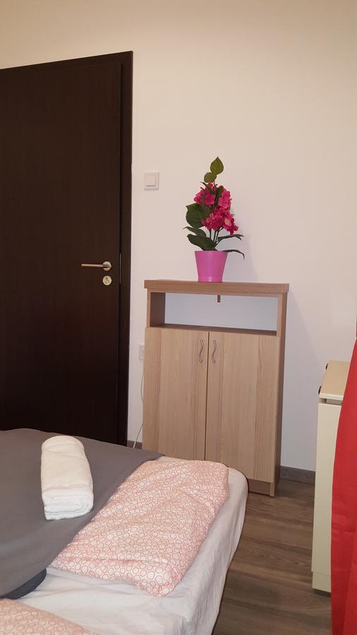 בודפשט Michael Apartment With 2 Rooms Near Gozsdu Udvar מראה חיצוני תמונה