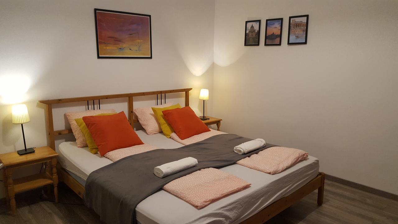 בודפשט Michael Apartment With 2 Rooms Near Gozsdu Udvar מראה חיצוני תמונה
